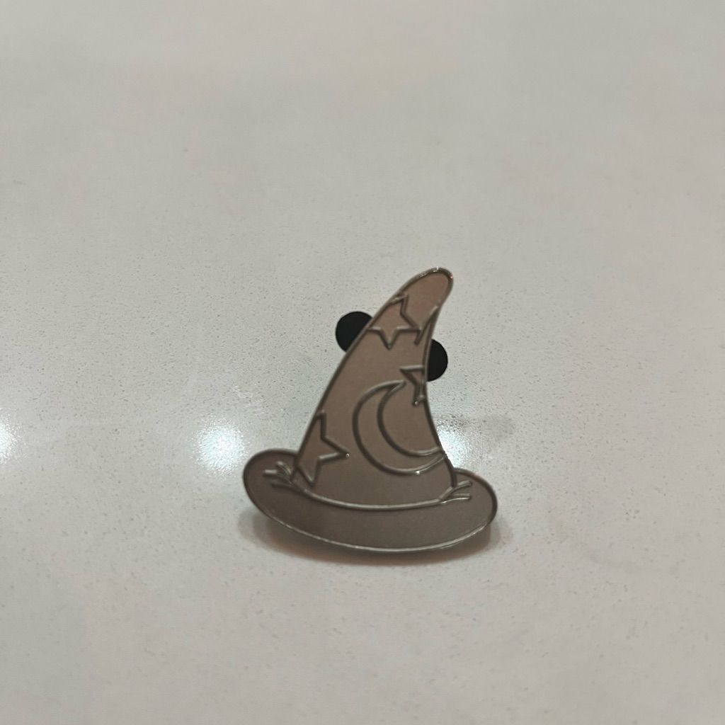Wdw 2002 Silver Wizard Hat Trading Pin